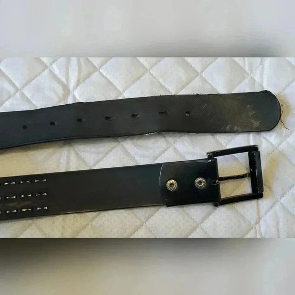 Studded belt - Picture 4 of 6